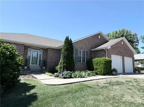 Exterior - 819 Pryor St, Iola, KS 66749 photo 16 of 16