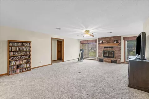 Living - 819 Pryor St, Iola, KS 66749 photo 2 of 4