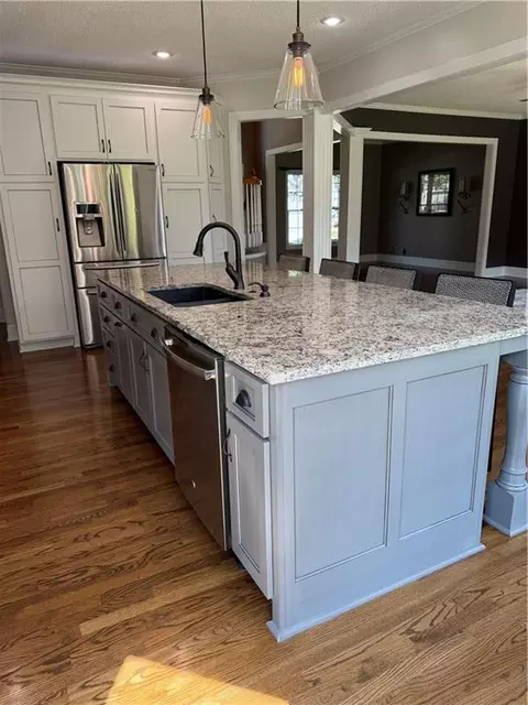 Kitchen - 5817 NE Ruby Ct, Lees Summit, MO 64064 photo 4 of 6