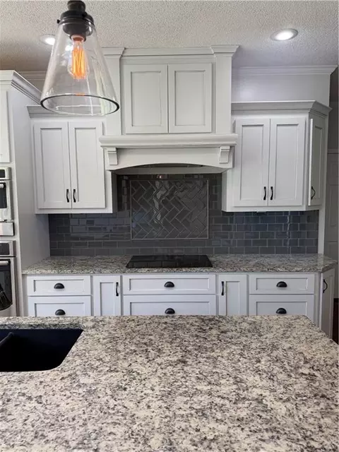 Kitchen - 5817 NE Ruby Ct, Lees Summit, MO 64064 photo 6 of 6