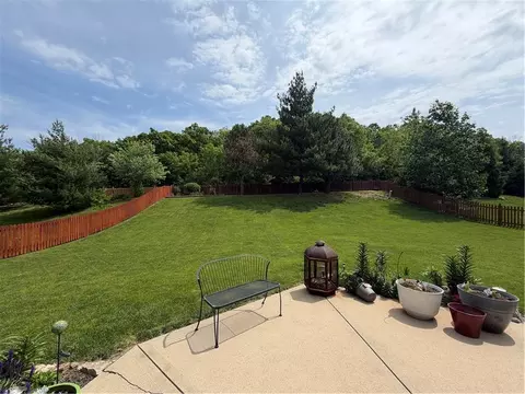 Exterior - 5817 NE Ruby Ct, Lees Summit, MO 64064 photo 2 of 4