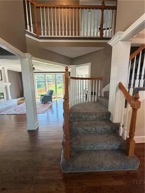 Entry Way - 5817 NE Ruby Ct, Lees Summit, MO 64064 photo 4 of 8