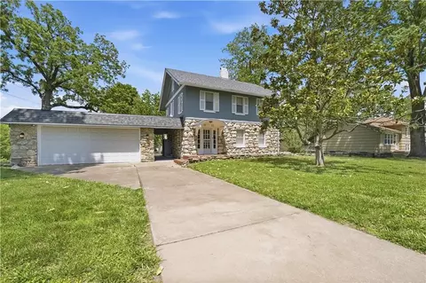 9502 Linwood Blvd, Independence, MO 64052