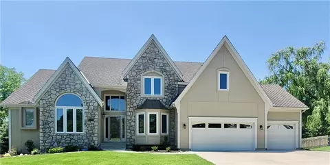 9019 W 139th Ter, Overland Park, KS 66221