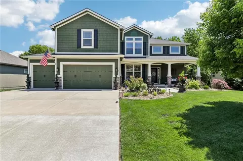 871 Clearview Dr, Lansing, KS 66043