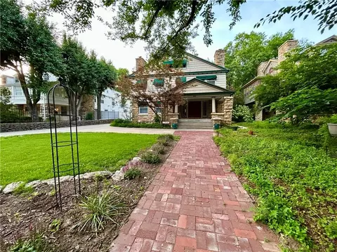612 Emanuel Cleaver Ii Blvd, Kansas City, MO 64110