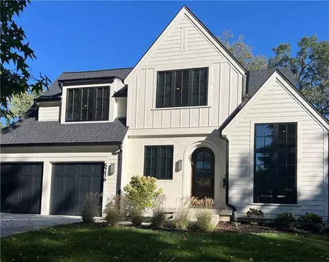 5216 W 73rd St, Prairie Village, KS 66208