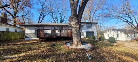 9008 Indiana Ave, Kansas City, MO 64132