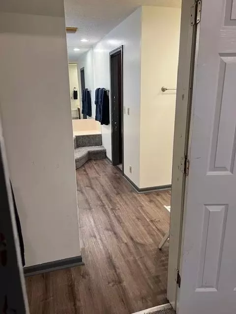 Entry Way - 14690 E Redcoat Rd, Nevada, MO 64772 photo 8 of 10