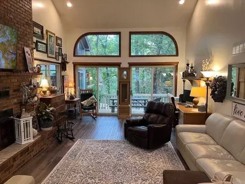 Living - 14690 E Redcoat Rd, Nevada, MO 64772 photo 2 of 6