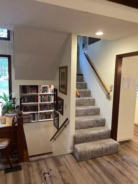 Entry Way - 14690 E Redcoat Rd, Nevada, MO 64772 photo 3 of 10
