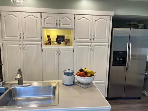 Kitchen - 14690 E Redcoat Rd, Nevada, MO 64772 photo 5 of 6