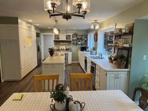 Kitchen - 14690 E Redcoat Rd, Nevada, MO 64772 photo 3 of 6