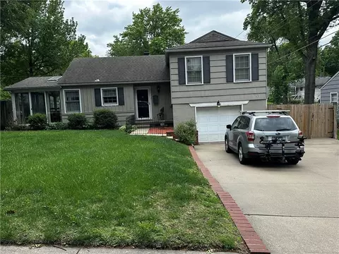 4505 W 77th St, Prairie Village, KS 66208
