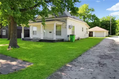 316 W 3rd St, Erie, KS 66733