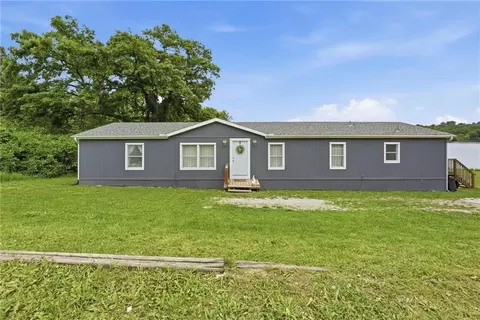 14933 Lakeshore Dr, Excelsior Springs, MO 64024