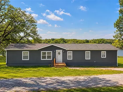 14933 Lakeshore Dr, Excelsior Springs, MO 64024