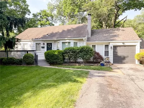 5608 Roeland Dr, Roeland Park, KS 66205