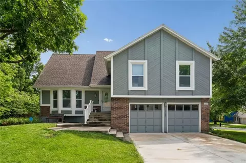 11725 England St, Overland Park, KS 66210