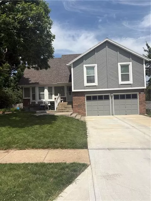 11725 England St, Overland Park, KS 66210