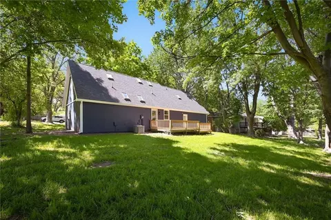 Exterior - 406 E 11th St, Kearney, MO 64060 photo 3 of 4