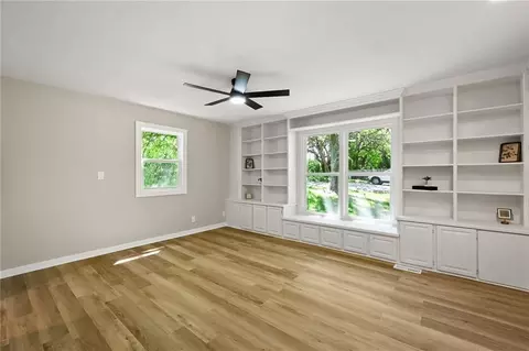Living - 406 E 11th St, Kearney, MO 64060 photo 4 of 5