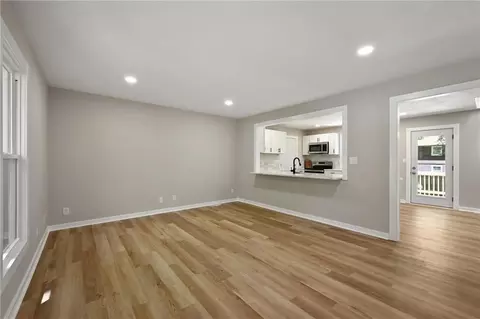 Living - 406 E 11th St, Kearney, MO 64060 photo 1 of 5