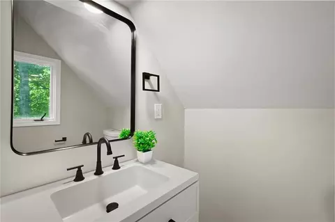 Bath - 406 E 11th St, Kearney, MO 64060 photo 3 of 5