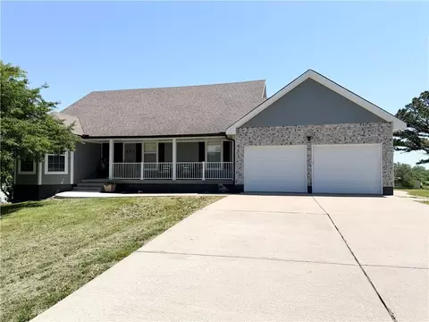 3711 S Rust Rd, Grain Valley, MO 64029