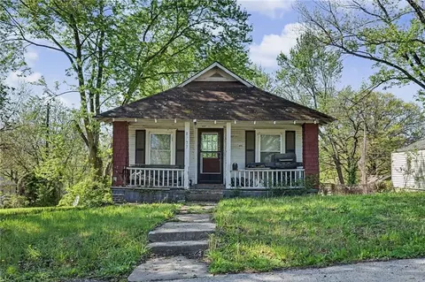 8733 E Saint John Ave, Independence, MO 64053