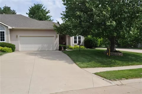 3007 Hirter Dr #A, Saint Joseph, MO 64506
