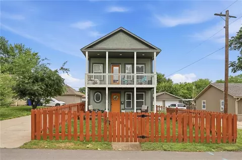 1309 SW South Ave, Blue Springs, MO 64015