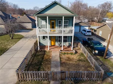 1309 SW South Ave, Blue Springs, MO 64015