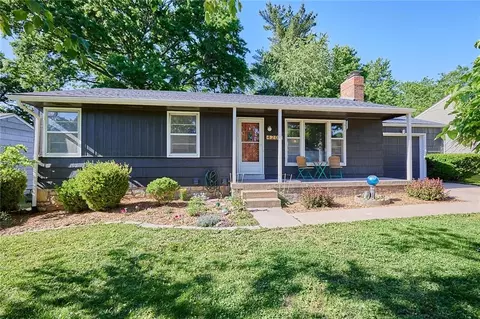 4200 W 54th St, Roeland Park, KS 66205