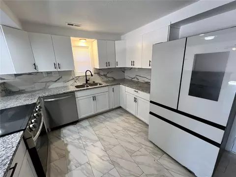 2019 Sunset Dr, Oak Grove, MO 64075