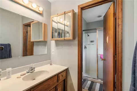 Bath - 700 E 171st St, Loch Lloyd, MO 64012 photo 1 of 2