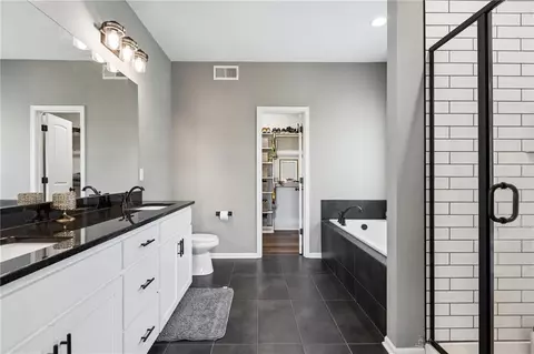 Bath - 2309 S Eagle Ct, Independence, MO 64057 photo 1 of 5