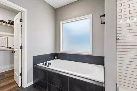 Bath - 2309 S Eagle Ct, Independence, MO 64057 photo 2 of 5