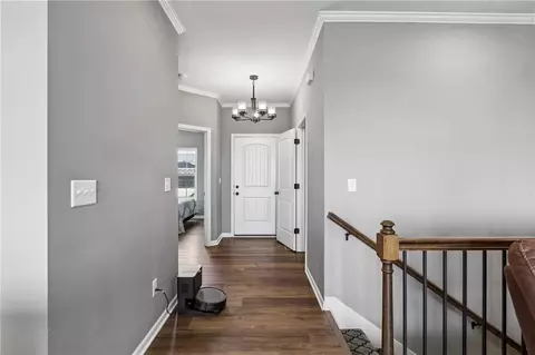 Entry Way - 2309 S Eagle Ct, Independence, MO 64057 photo 5 of 10