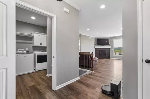Entry Way - 2309 S Eagle Ct, Independence, MO 64057 photo 2 of 10