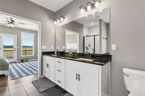 Bath - 2309 S Eagle Ct, Independence, MO 64057 photo 4 of 5