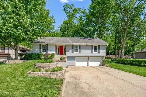 725 Laurel Ave, Liberty, MO 64068