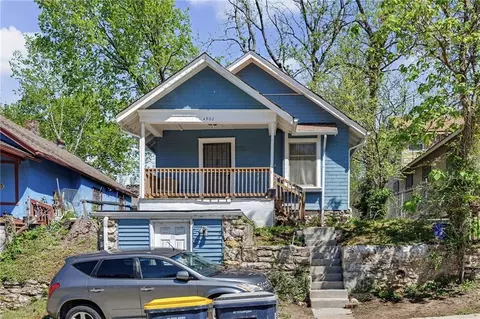 4902 E 17th St, Kansas City, MO 64127