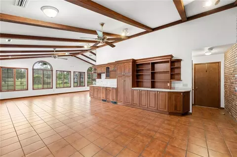 Living - 308 Canary Ln, Iola, KS 66749 photo 7 of 10