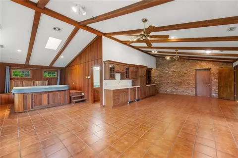 Living - 308 Canary Ln, Iola, KS 66749 photo 8 of 10