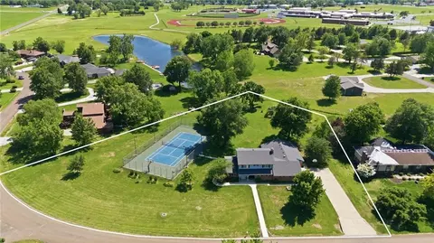 View/Area - 308 Canary Ln, Iola, KS 66749 photo 2 of 7