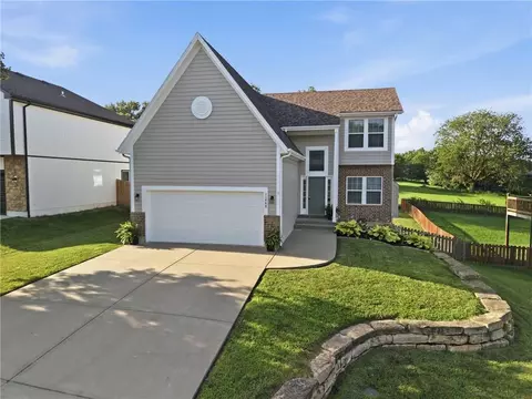 11448 Parkview Ave, Kansas City, KS 66109