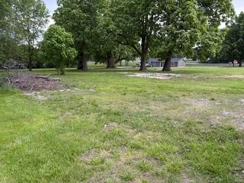 201-207 12 Baker St, Baldwin City, KS 66006