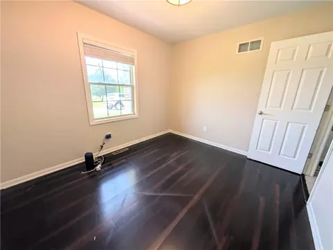 Bedroom - 470 SW 850 Rd, Chilhowee, MO 64733 photo 8 of 9