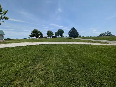 Exterior - 470 SW 850 Rd, Chilhowee, MO 64733 photo 16 of 28